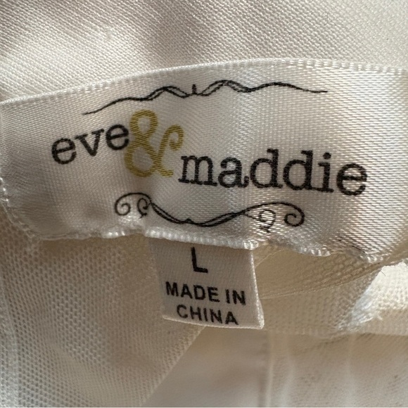 Eve & Maddie White Lace Blouse Women’s Large Bell Sleeve Sheer Bridal Top - Picture 3 of 3